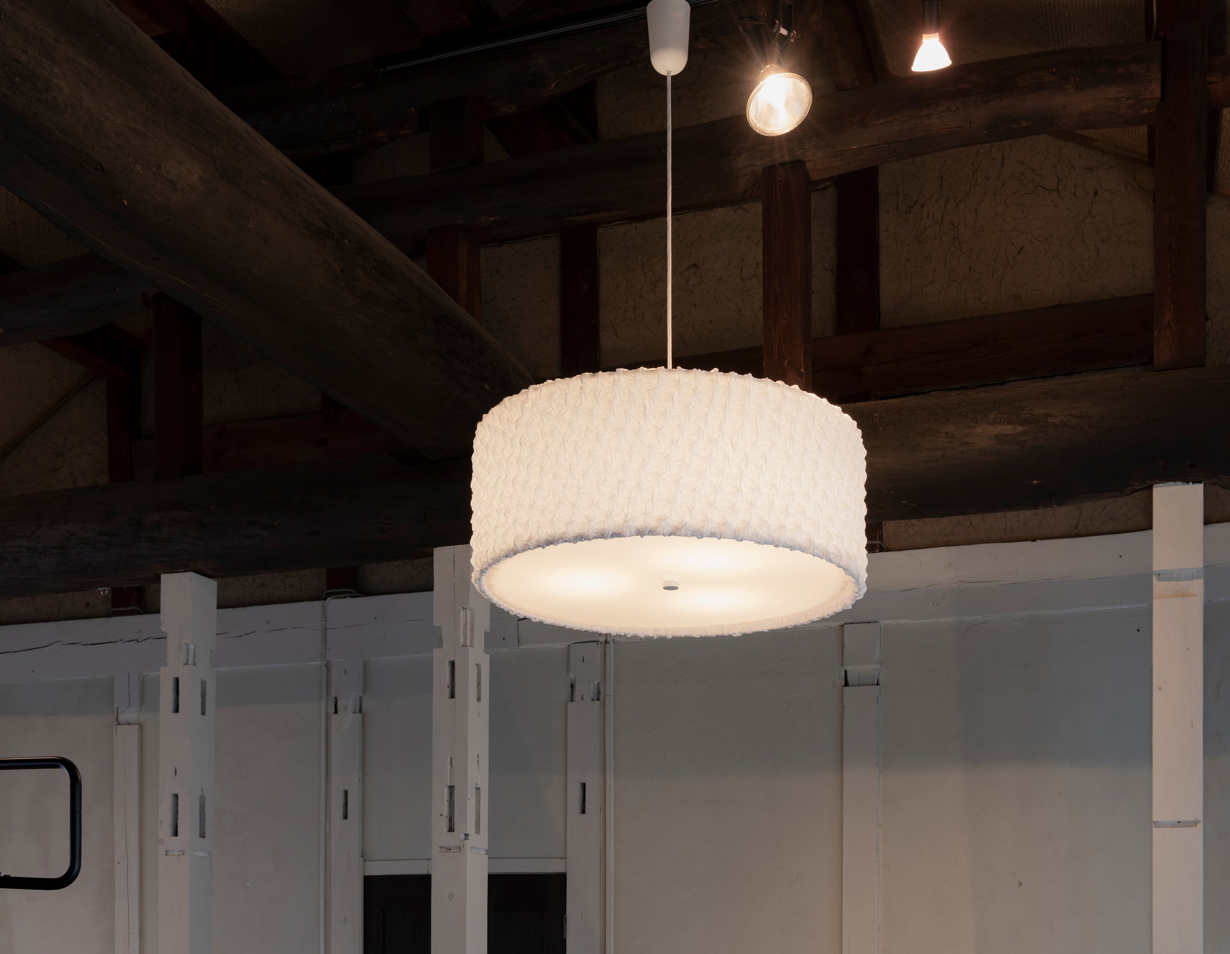 SAKUZAN SUU別注 ペンダントランプ クリーム SAKUZAN×SUU別注陶器のペンダントランプ | SUU